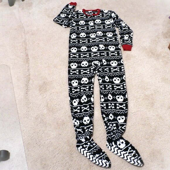 CIRCO Sleepwear YOUTH MEDIUM (M) Footed Pajamas, Zippered, Black & White w/ Red - Picture 2 of 9